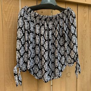 Express Women’s XS Off-Shoulder Top